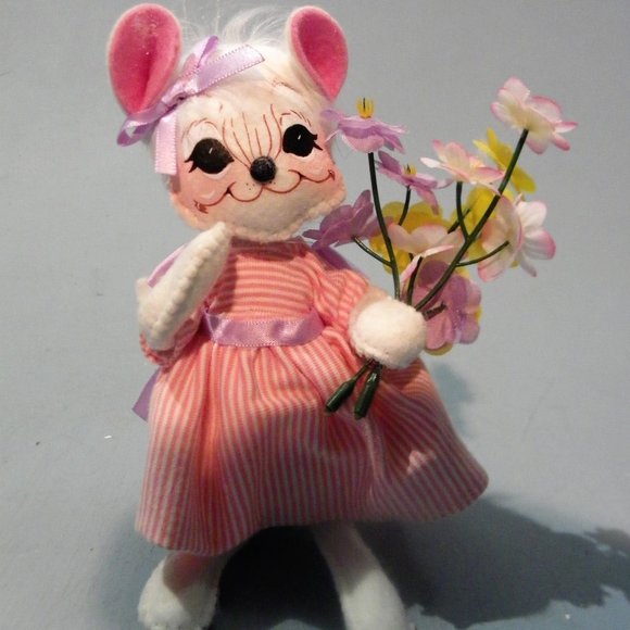 Annalee Doll 6in. "Spring Girl Mouse" # 211319 Easter/Spring Mouse w/Flowers - Picture 1 of 6